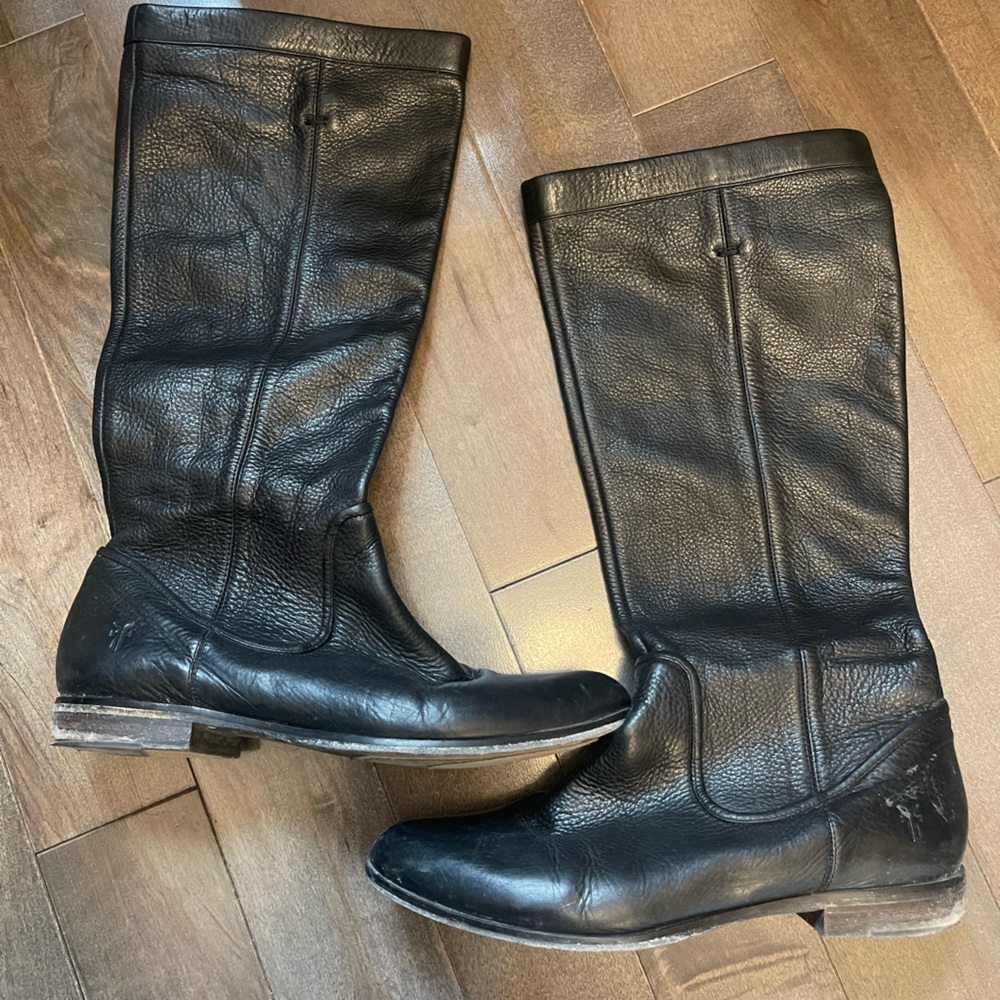 Frye Cindy Slouch pull on boot in black leather size 7.5